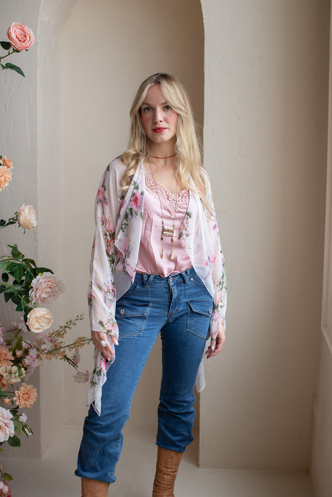 Cropped Cardigan : hibiscus - I V O R Y