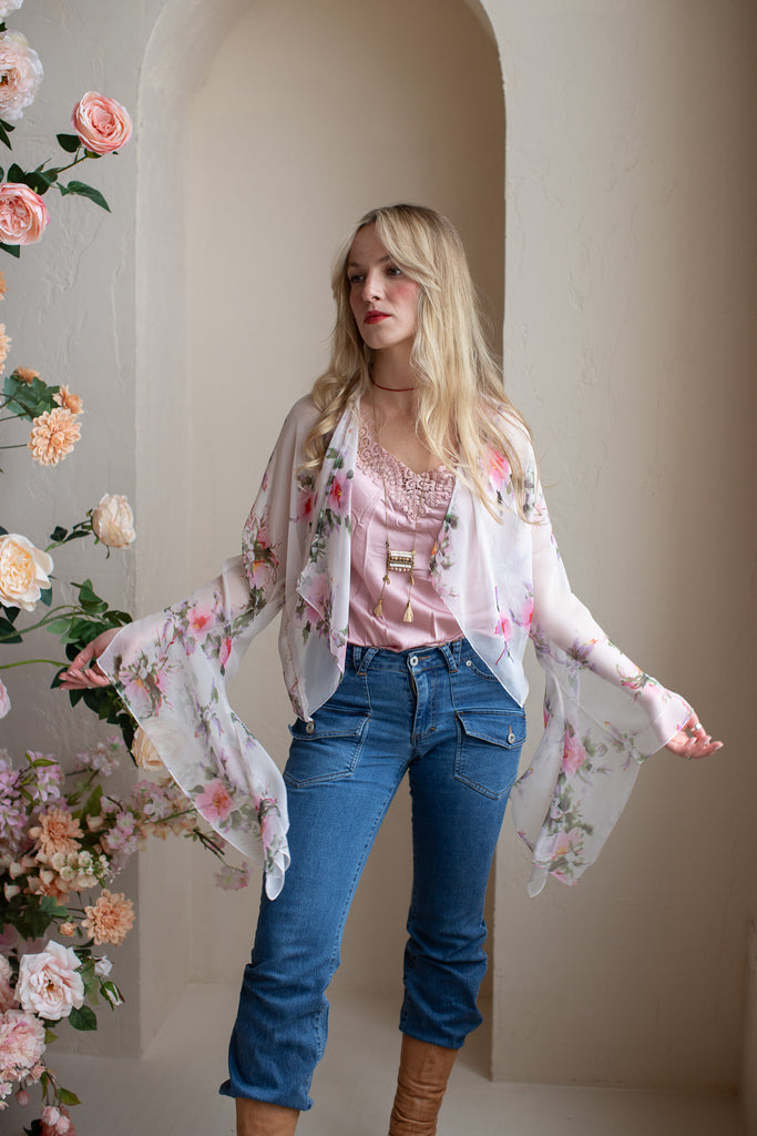 Cropped Cardigan : hibiscus - I V O R Y