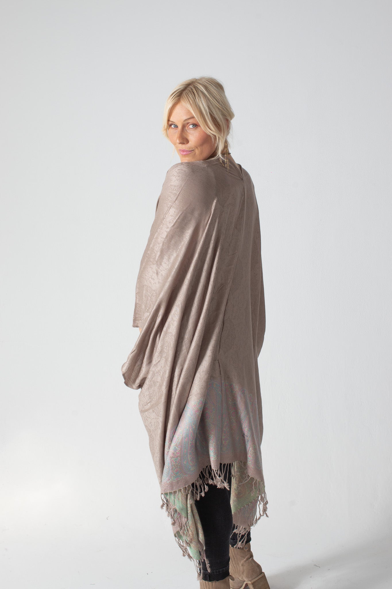 Aria Kimono - Creamy Pastel