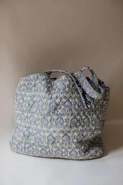 Quilted Carryall - Moon Petal
