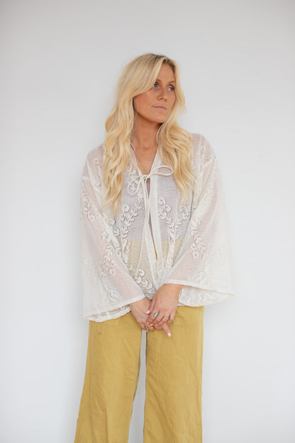 Lace Tie Up - C