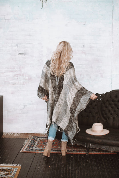 Lennon Kimono - DOVE