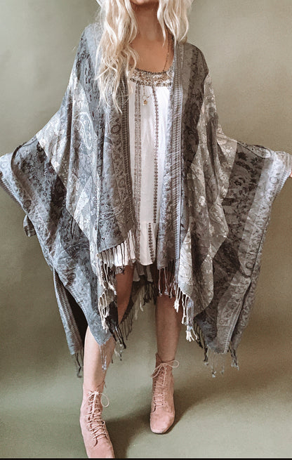Lennon Kimono - DOVE